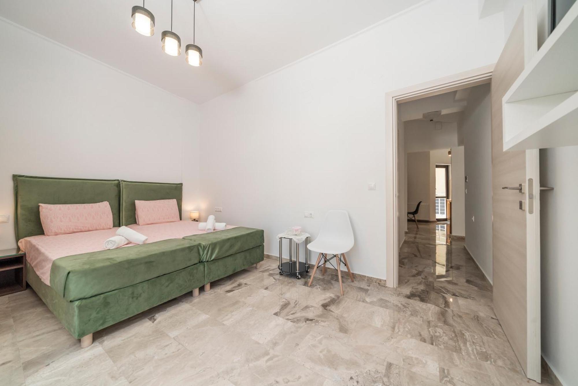 Neon 2Br Luxurious Central Apt Heraklion Экстерьер фото